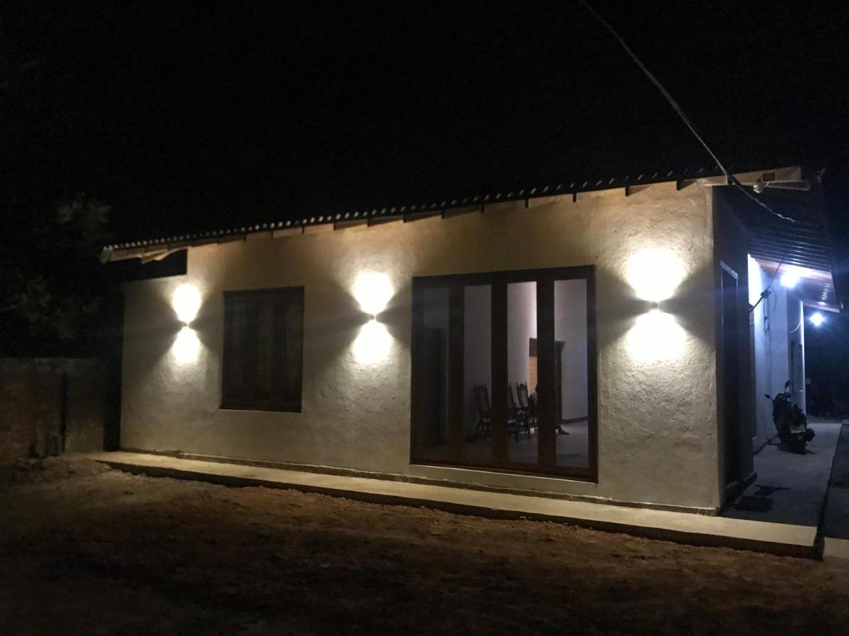 Secret House Apartment Dikwella Luaran gambar